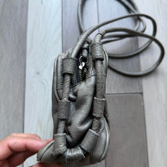 Still nordic grey leather crossbody - Picture 4 of 8